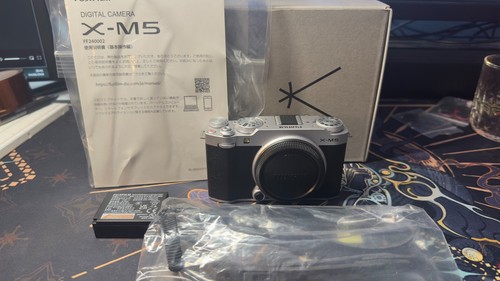 Fujifilm mirrorless - x-m5,